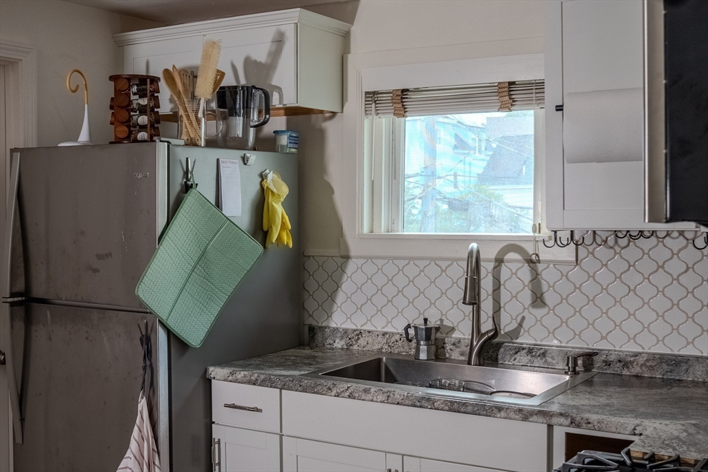 18 Hancock Street Lawrence, MA 01841 - Photo 21 of 36