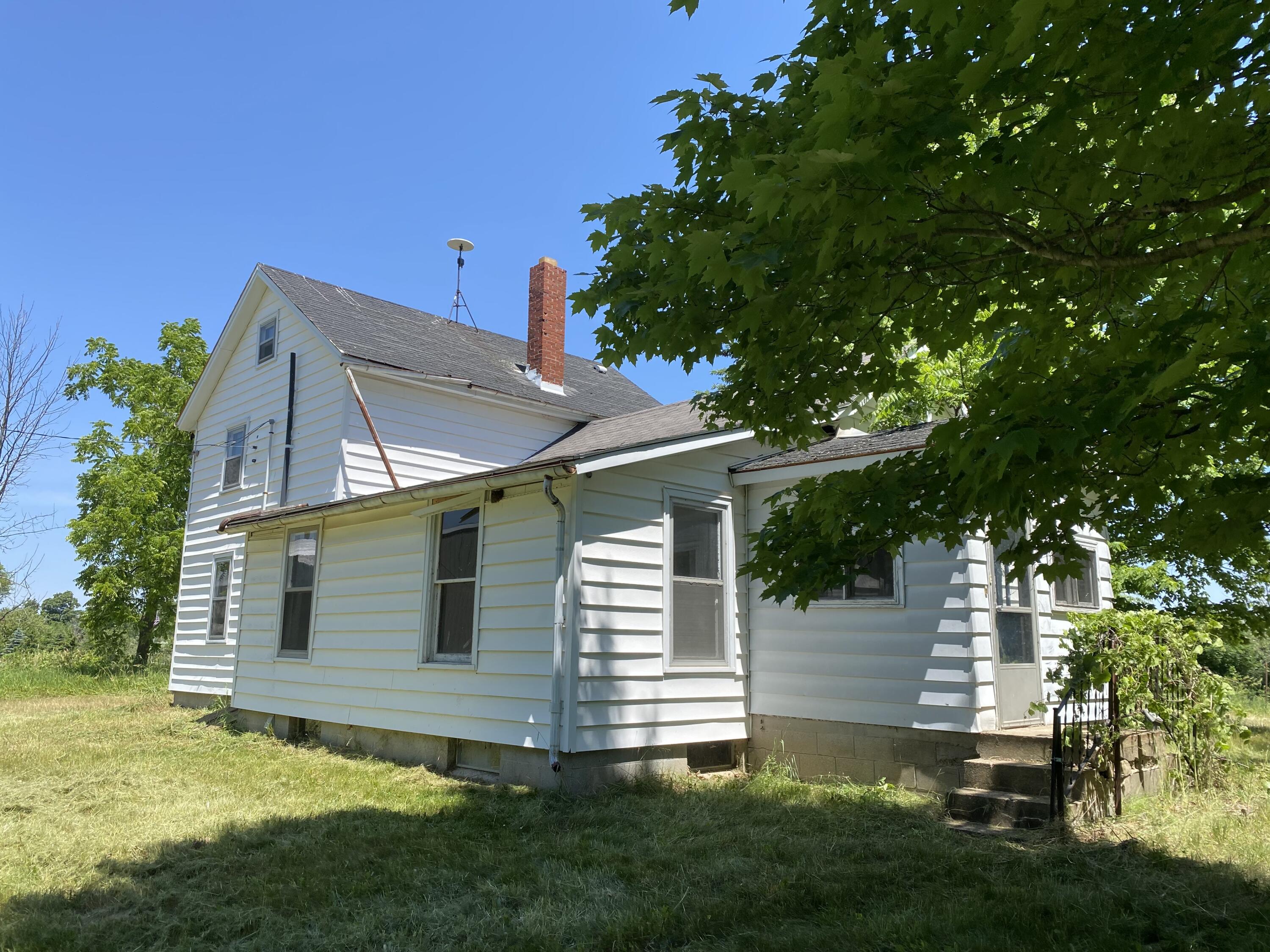 10958 South Sheridan Road Fenwick, MI 48834 - Photo 2 of 12 IMG_7089