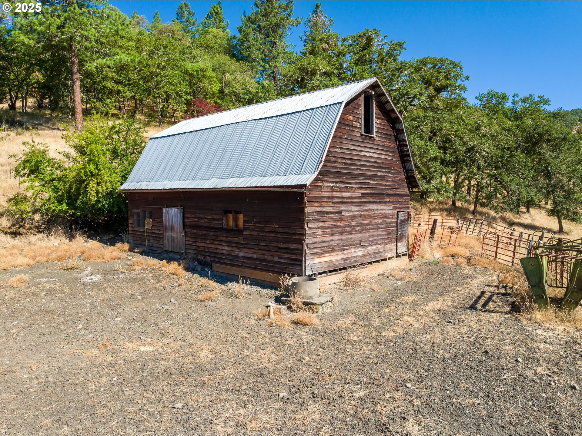 1745 Rifle Range Street Roseburg, OR 97470 - Photo 4 of 47