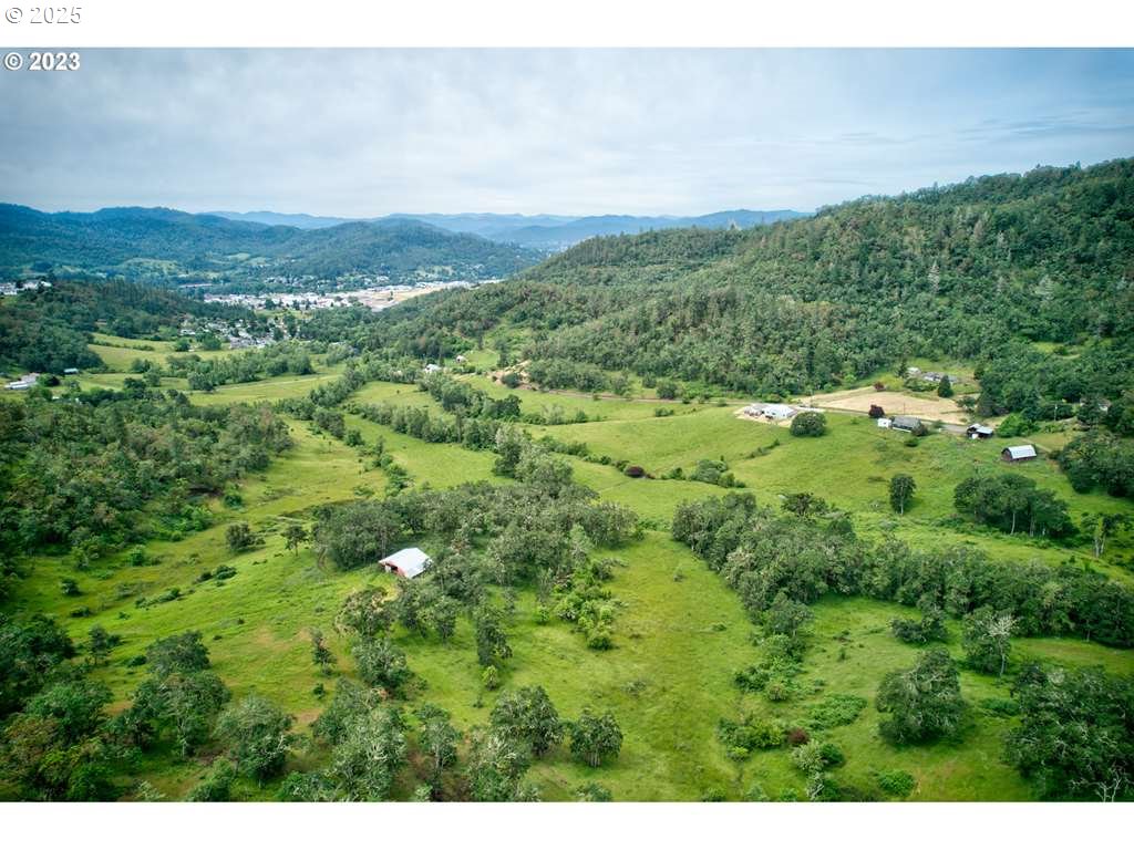 1745 Rifle Range Street Roseburg, OR 97470 - Photo 42 of 47