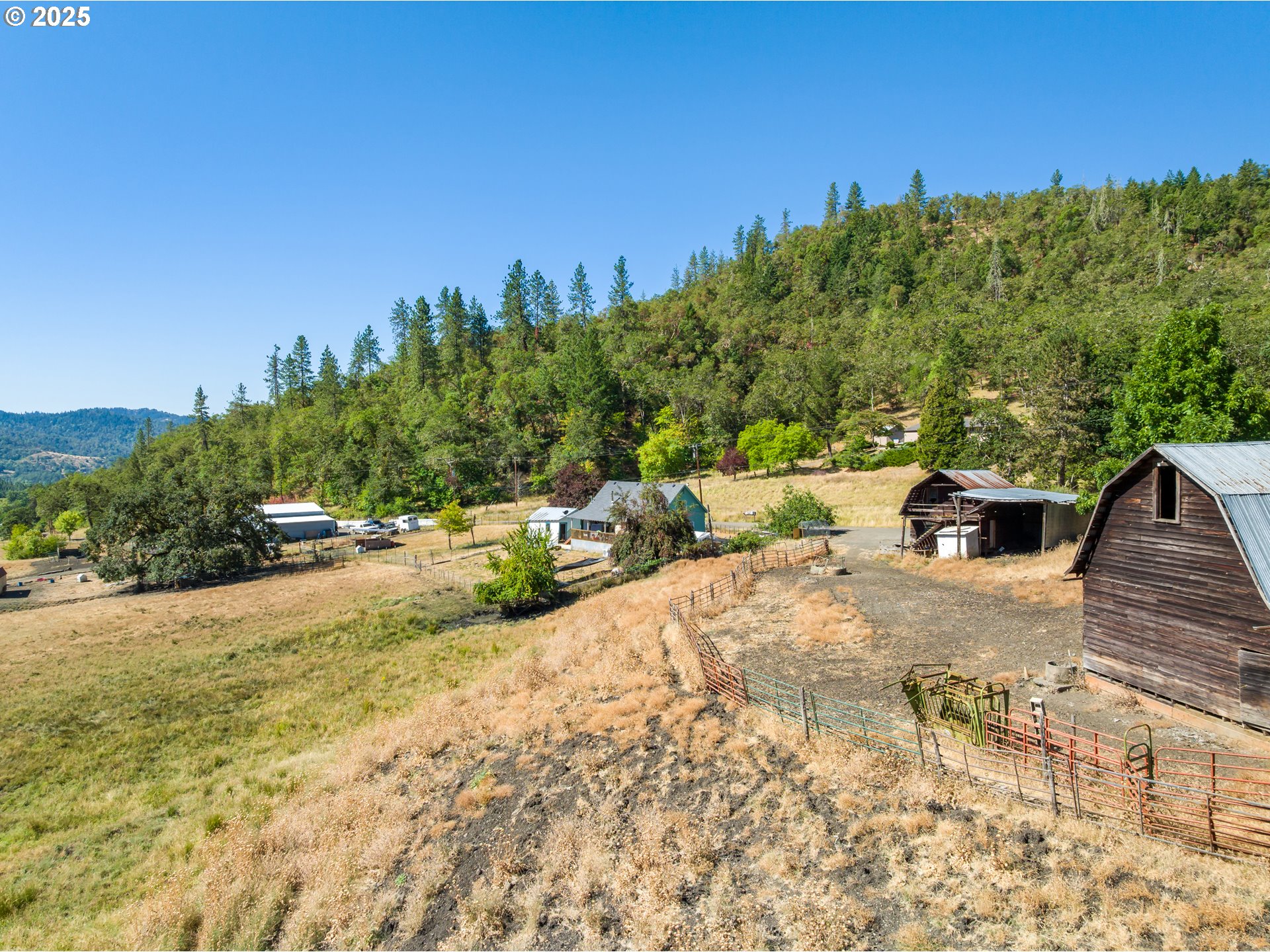 1745 Rifle Range Street Roseburg, OR 97470 - Photo 6 of 47