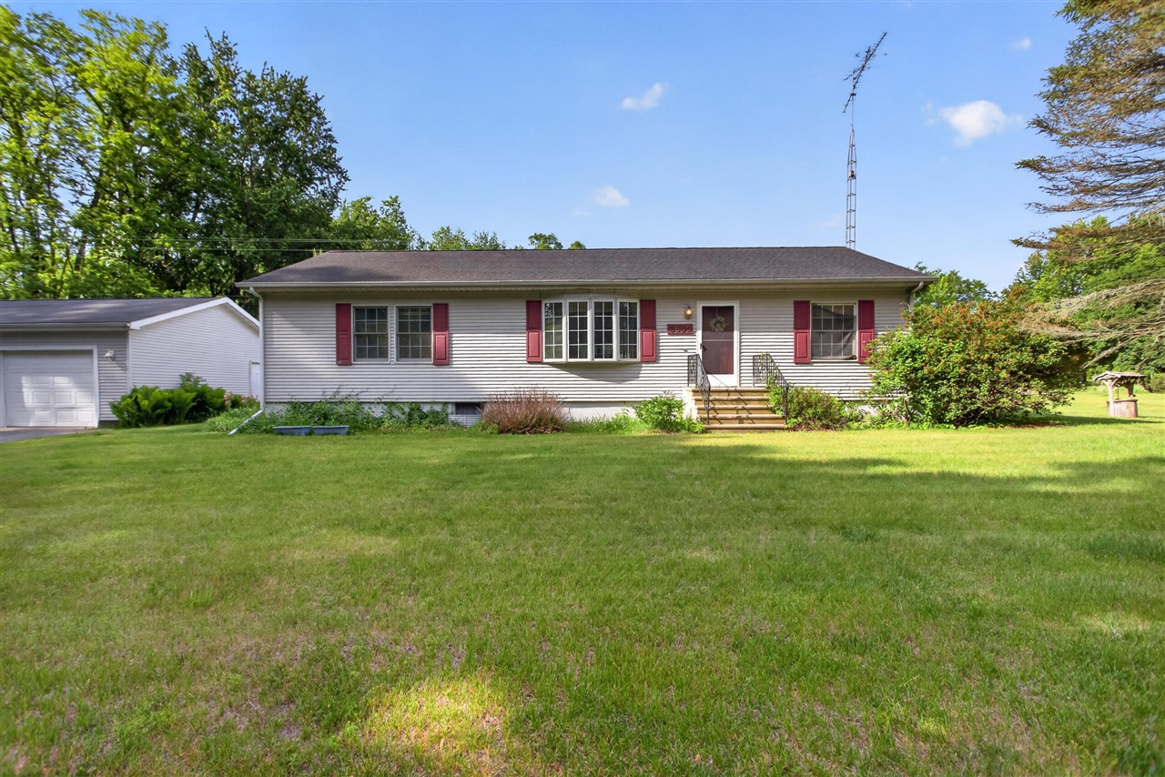 3635 Hart Road Jackson, MI 49201 - Photo 1 of 48
