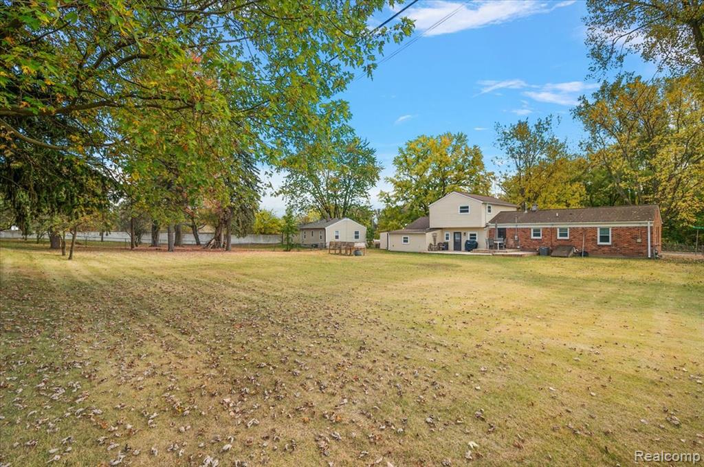 2262 Hammerslea Road Lake Orion, MI 48359 - Photo 43 of 47 Gallery Image 43