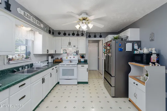 $235,000 | 4921 West Cumberland Avenue, Middlesboro, KY 40965