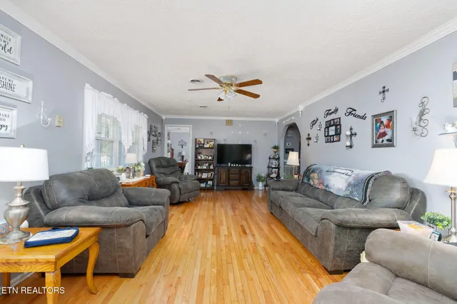 $235,000 | 4921 West Cumberland Avenue, Middlesboro, KY 40965