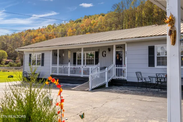 $235,000 | 4921 West Cumberland Avenue, Middlesboro, KY 40965