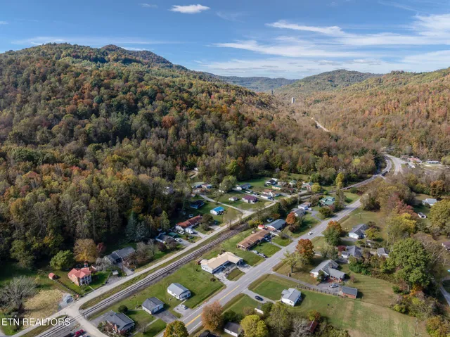 $235,000 | 4921 West Cumberland Avenue, Middlesboro, KY 40965