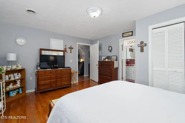 $235,000 | 4921 West Cumberland Avenue, Middlesboro, KY 40965