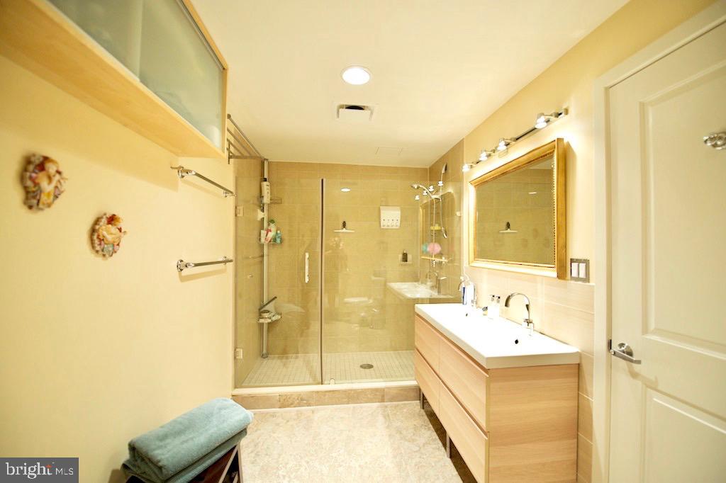 1701 Kalorama Road Northwest, Unit Q1 Washington, DC 20009 - Photo 4 of 8