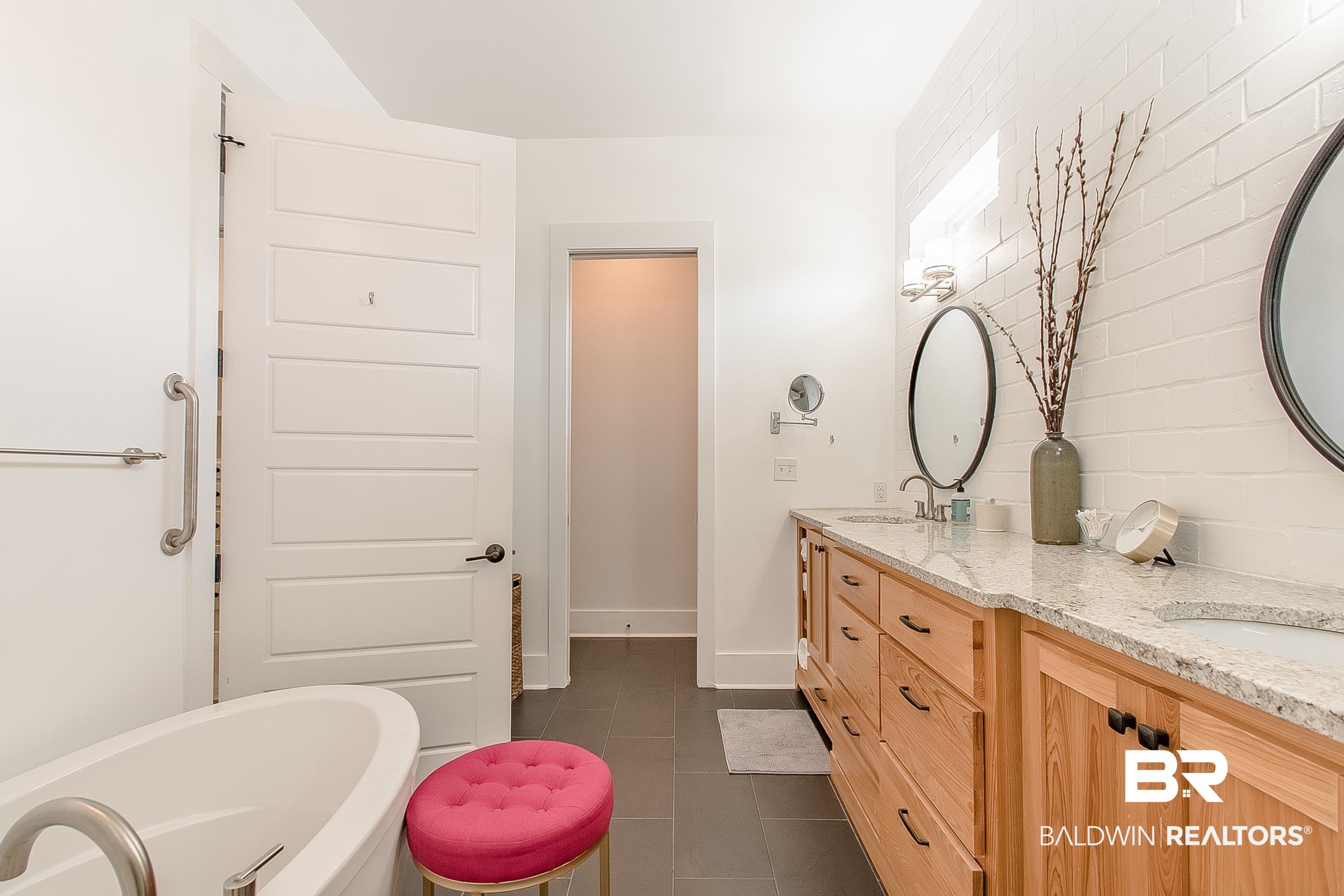 6 Minnich Court Fairhope, AL 36532 - Photo 26 of 50 Main bath