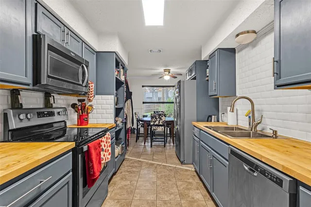 $350,000 | 7521 Yolanda Drive, Fort Worth, TX 76112