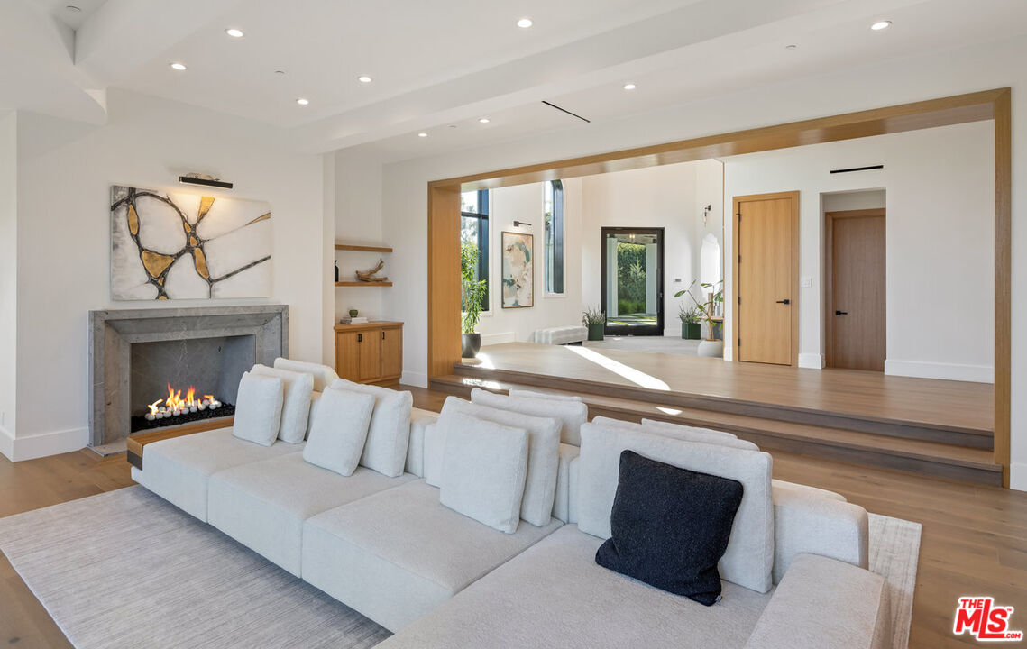 7052 Dume Drive Malibu, CA 90265 - Photo 13 of 52