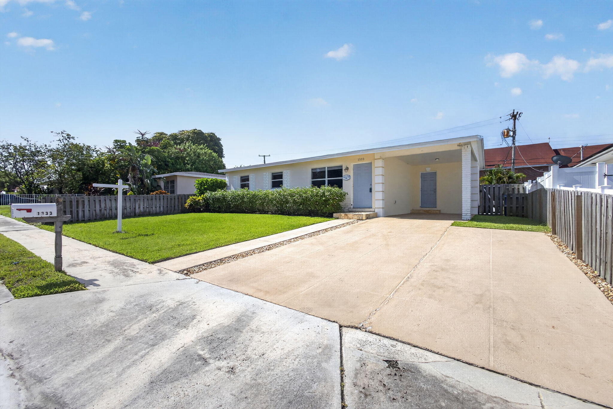 1333 West 31st Street Riviera Beach, FL 33404 - Photo 2 of 46 Front