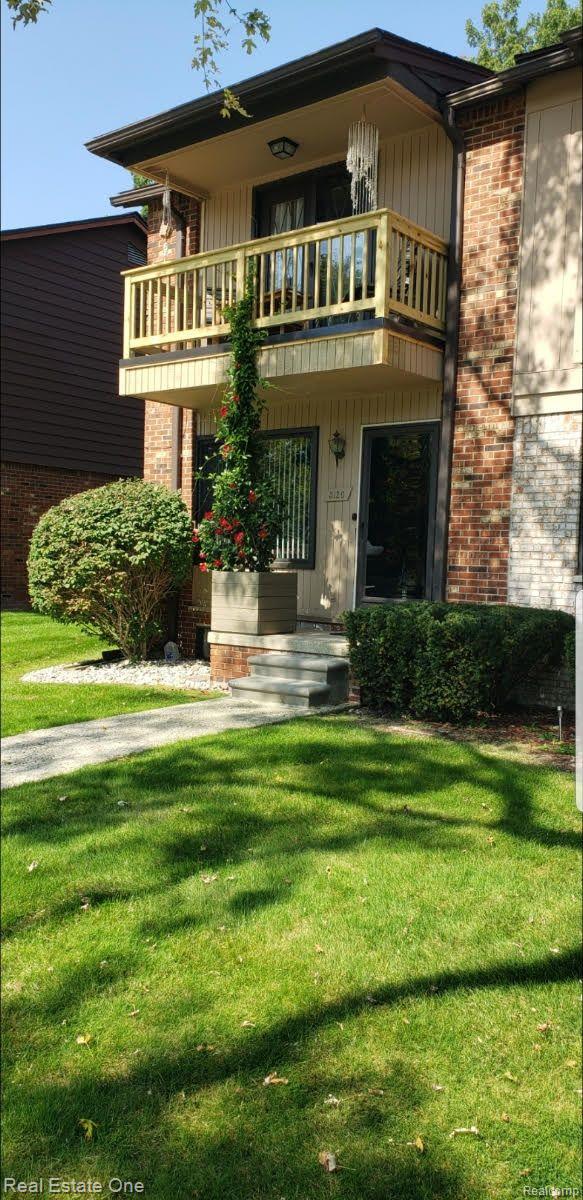 3126 Summers Road Keego Harbor, MI 48320 - Photo 1 of 19 Front View