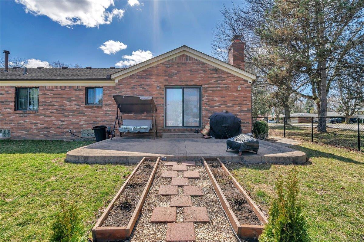 18707 Millar Road Clinton Township, MI 48036 - Photo 6 of 38 50169776-8d3e6ee0-3825-4b8d-a5c6-4df74317ae36.JPG