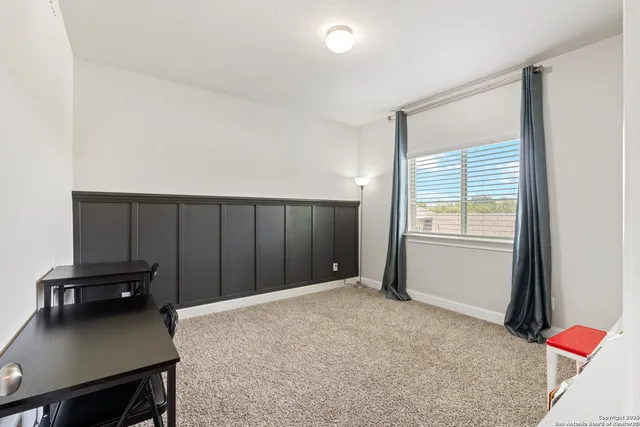 a view of a livingroom with entryway