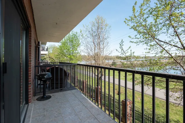 $259,900 | 200 Sanders Ferry Road, Unit 1209, Hendersonville, TN 37075