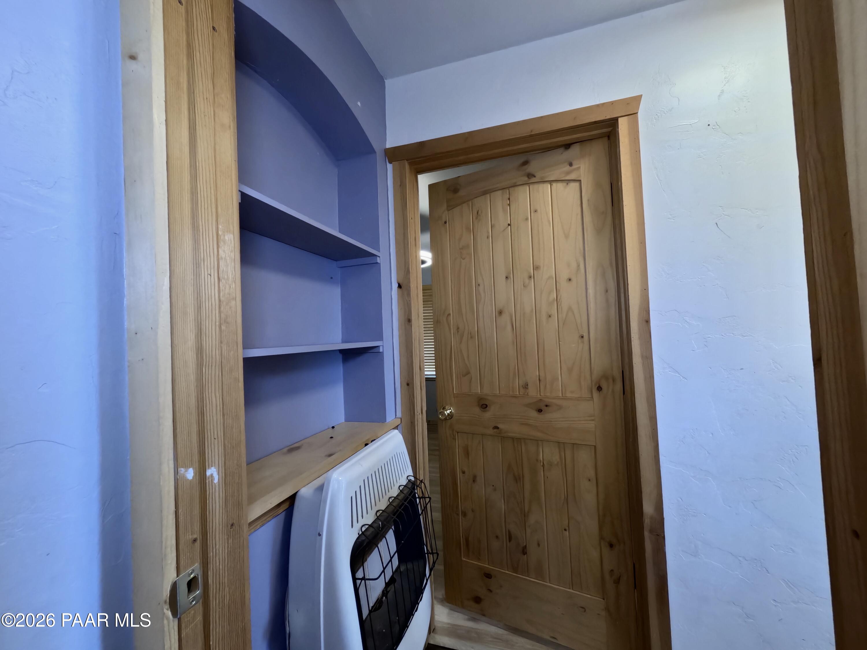 33867 West Whiskey River Road Seligman, AZ 86337 - Photo 20 of 50 Solid inner door