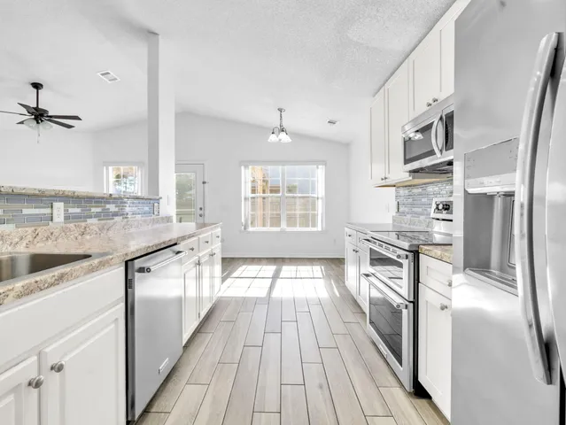 $2,350 | 763 Pearl Sand Drive, Mary Esther, FL 32569