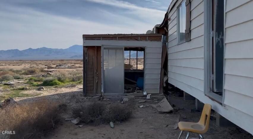 91525 Palm Road Baker, CA 92309 - Photo 16 of 37 Back Side of Mobile Home