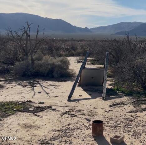 91525 Palm Road Baker, CA 92309 - Photo 6 of 37 Water Well on Property