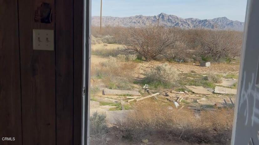 91525 Palm Road Baker, CA 92309 - Photo 10 of 37 From rear of Mobile Home looking at King