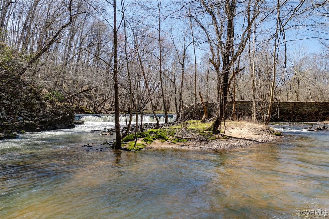 14 Ca Ira Road Cumberland, VA 23040 - Photo 2 of 43 a view of yard