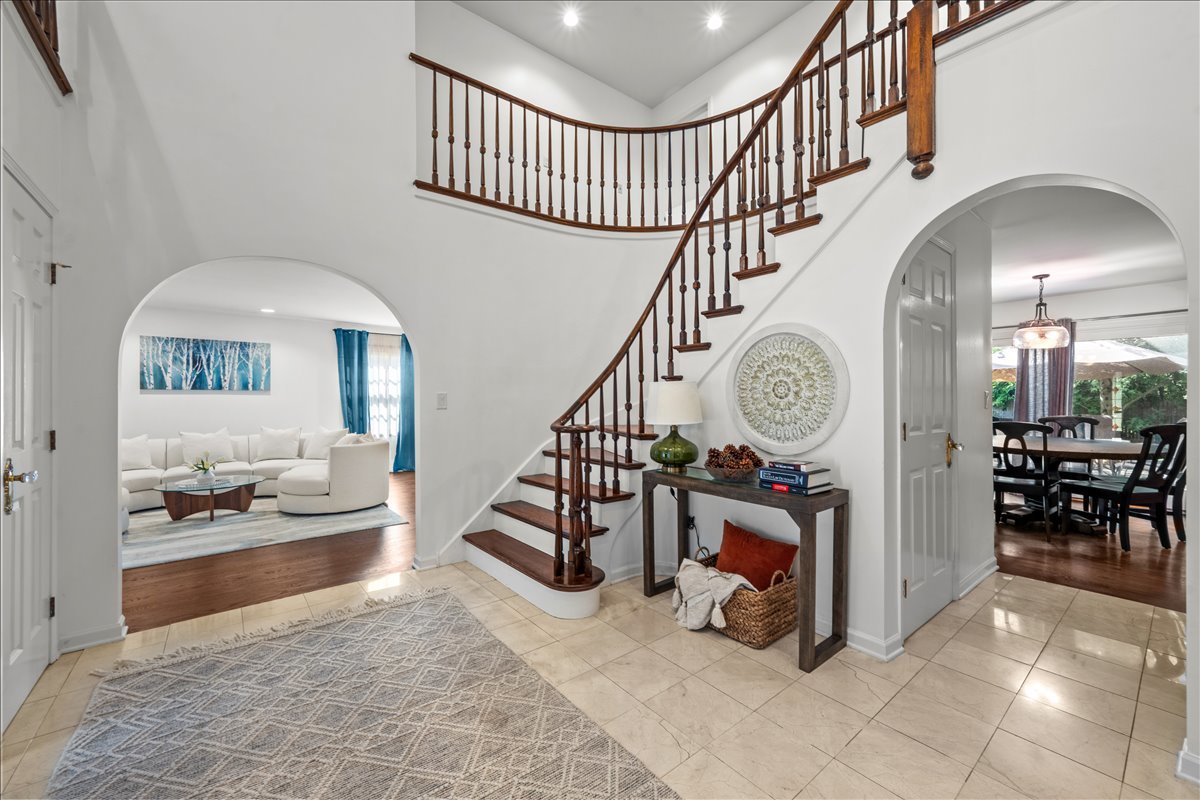 860 Heather Road Deerfield, IL 60015 - Photo 12 of 49