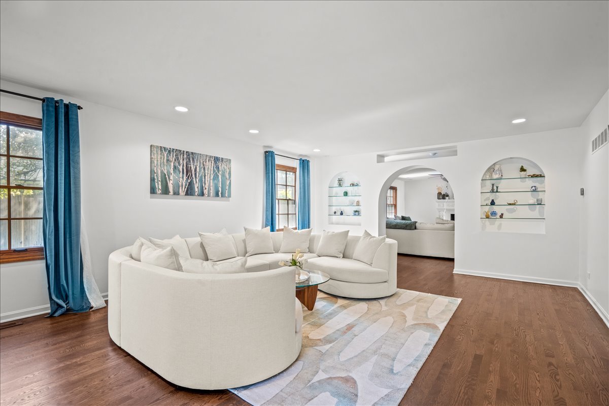 860 Heather Road Deerfield, IL 60015 - Photo 13 of 49