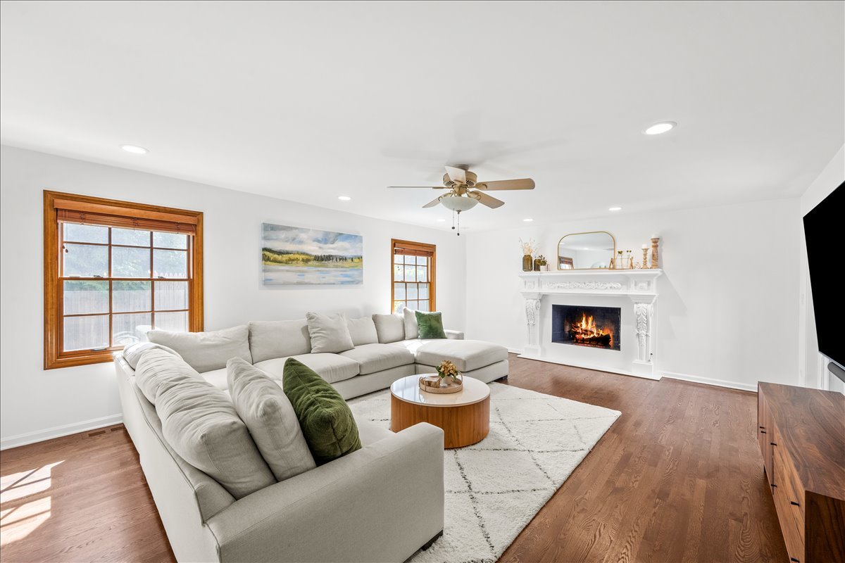 860 Heather Road Deerfield, IL 60015 - Photo 17 of 49