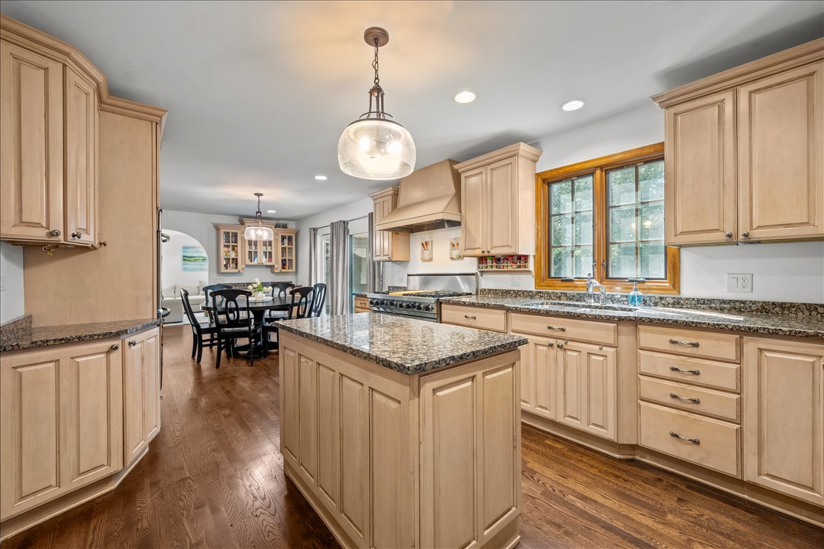 860 Heather Road Deerfield, IL 60015 - Photo 23 of 49