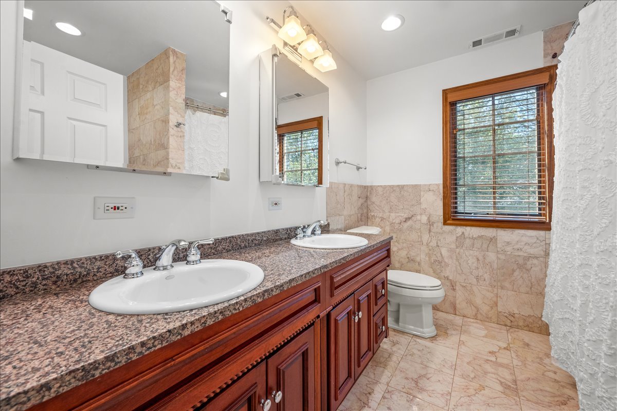 860 Heather Road Deerfield, IL 60015 - Photo 32 of 49