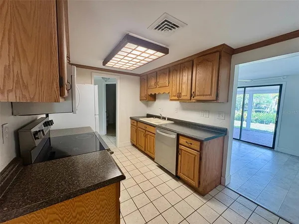 $2,500 | 605 Barnes Parkway, Nokomis, FL 34275
