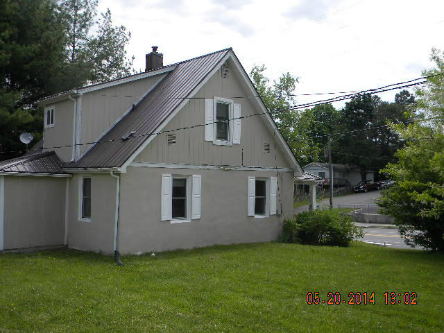 505 Rock Road West Radford, VA 24141 - Photo 3 of 10 DSCN7488
