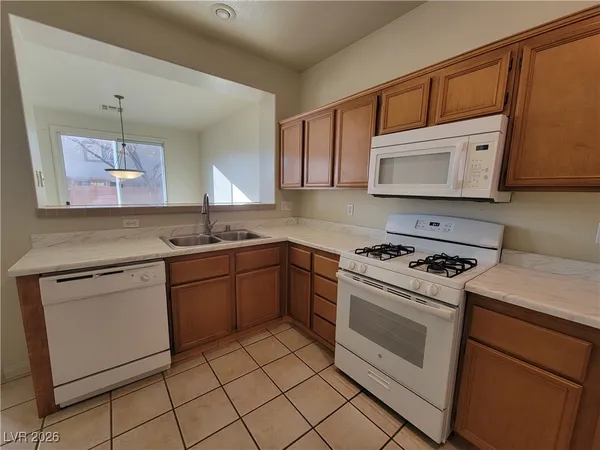 $1,940 | 10957 Calistoga Springs Court, Las Vegas, NV 89144