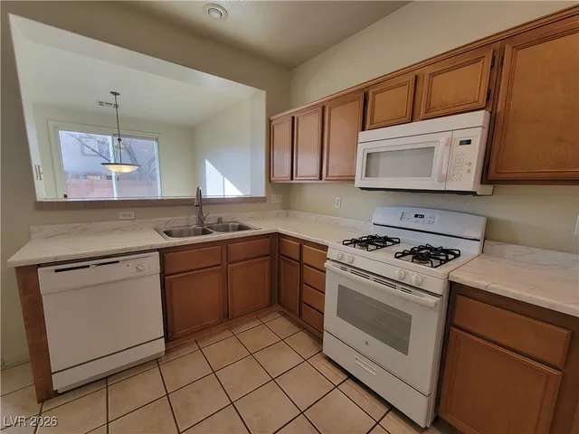 $2,200 | 10957 Calistoga Springs Court, Las Vegas, NV 89144