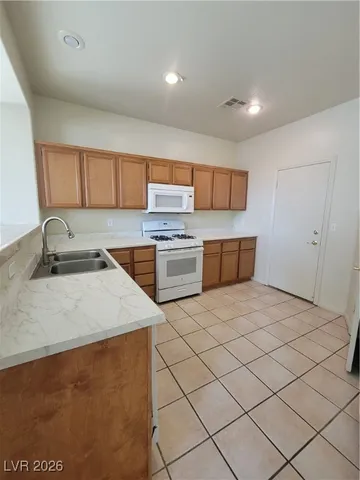 $2,200 | 10957 Calistoga Springs Court, Las Vegas, NV 89144