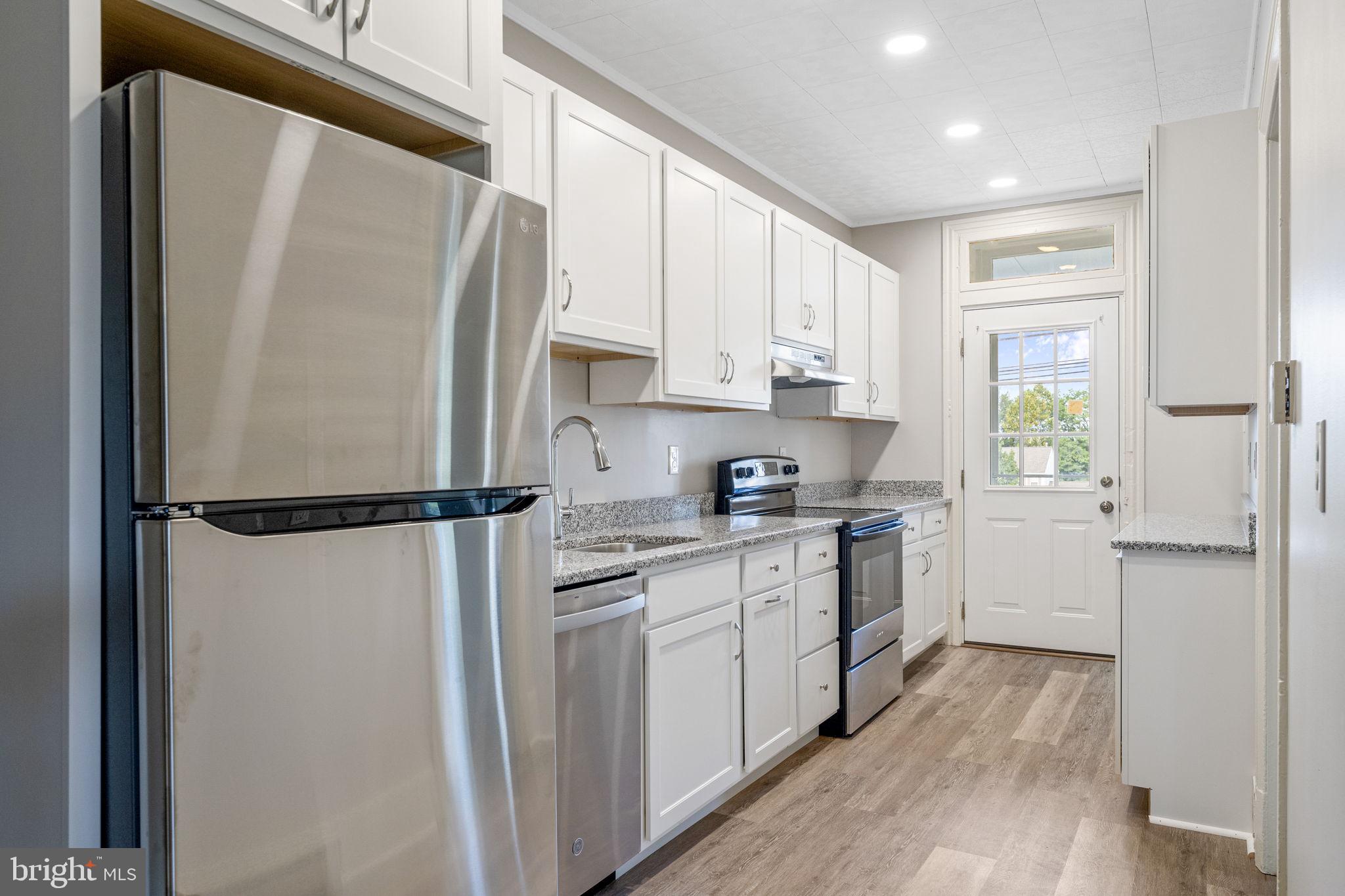 383 Anderson Road, Unit B King of Prussia, PA 19406 - Photo 10 of 21 Newly Renovated Kitchen