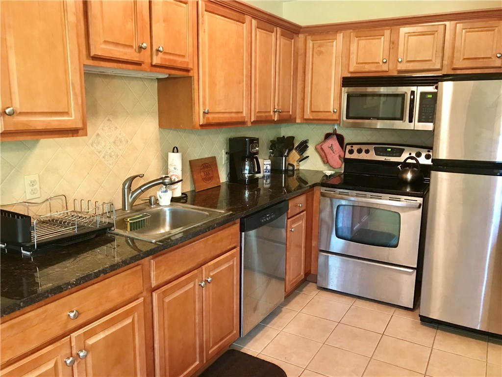 400 New River Road, Unit 505 Lincoln, RI 02838 - Photo 2 of 13 Gallery Image 2