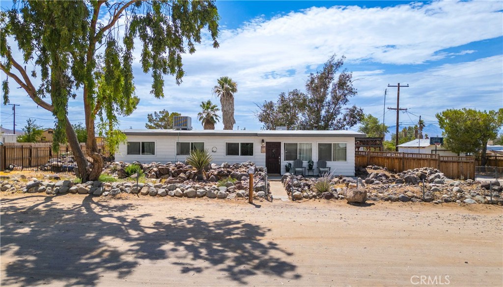 1263 South Primrose Street Ridgecrest, CA 93555 - Photo 1 of 42 Gallery Image 1