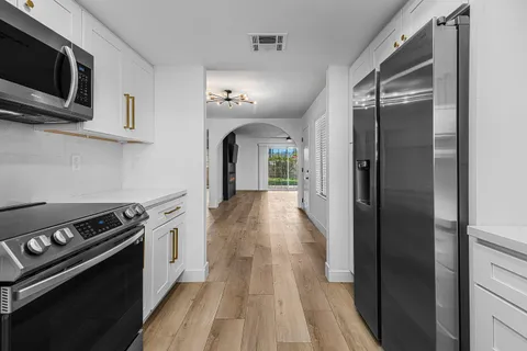 $469,000 | 505 South Farrell Drive, Unit A3, Palm Springs, CA 92264