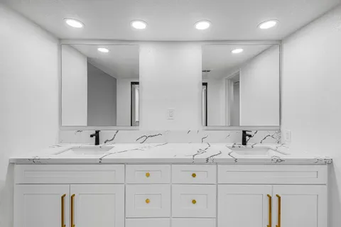 $469,000 | 505 South Farrell Drive, Unit A3, Palm Springs, CA 92264