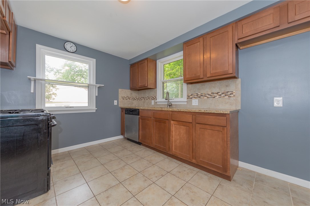 1131 Haselton Road Cleveland Heights, OH 44121 - Photo 12 of 31