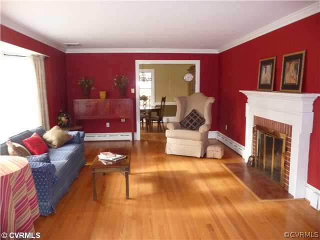 4516 Arrowhead Road Richmond, VA 23235 - Photo 2 of 12 Living Room - Walkout bay window in front, wood bu