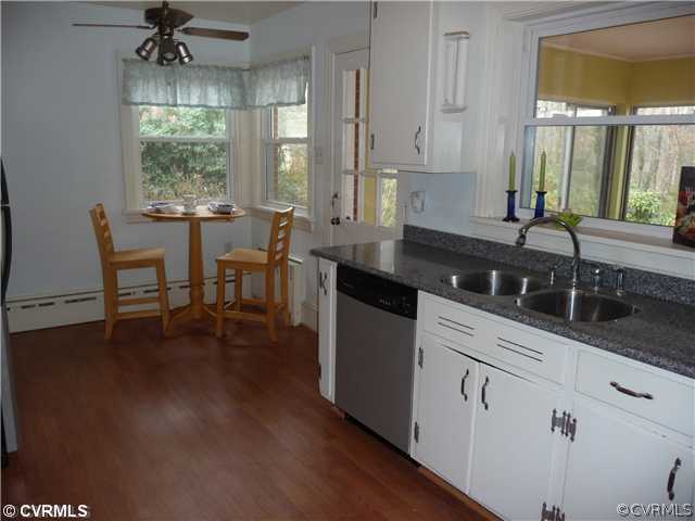 4516 Arrowhead Road Richmond, VA 23235 - Photo 5 of 12 Kitchen - Eat in area of kitchen