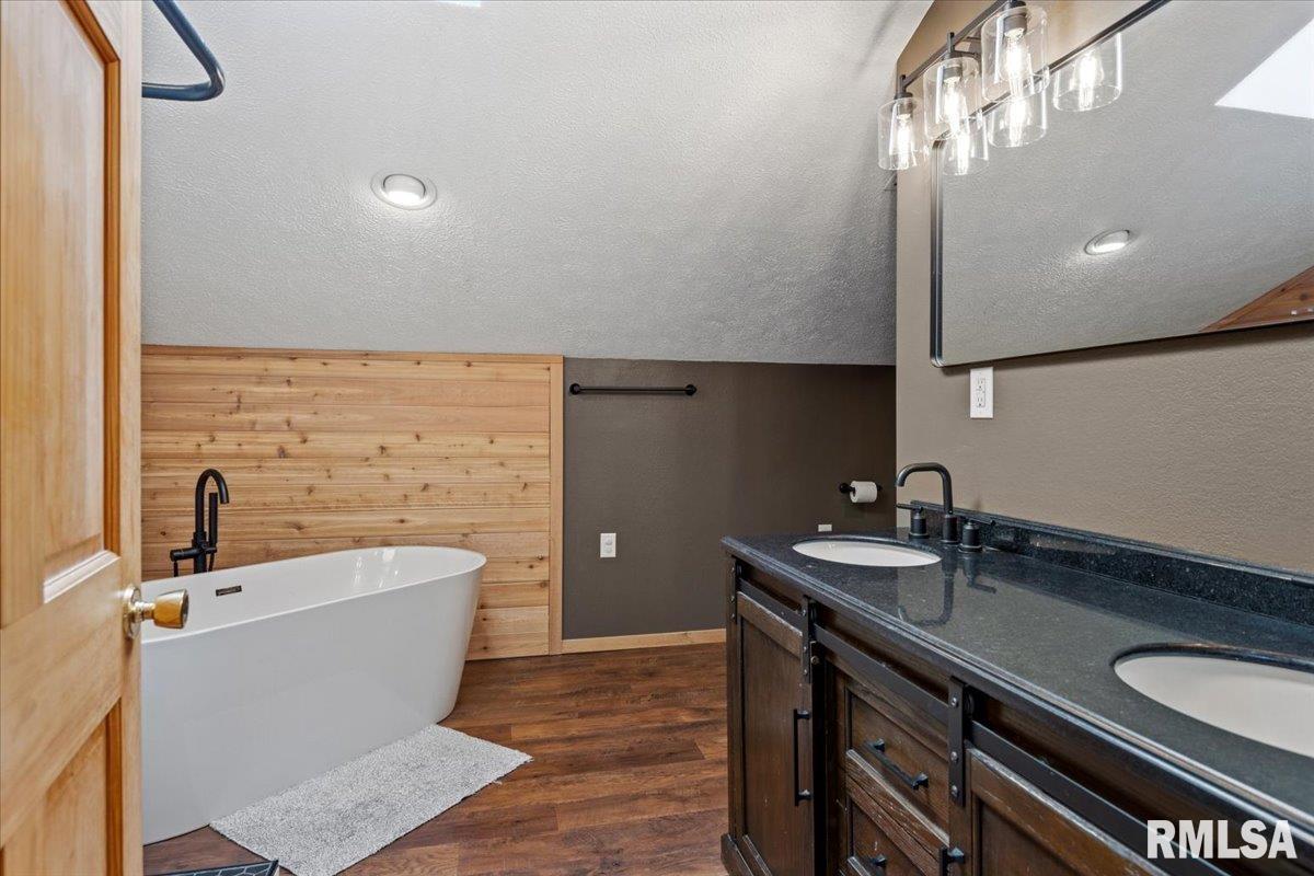 1097 East 180 North Road Nokomis, IL 62075 - Photo 27 of 61