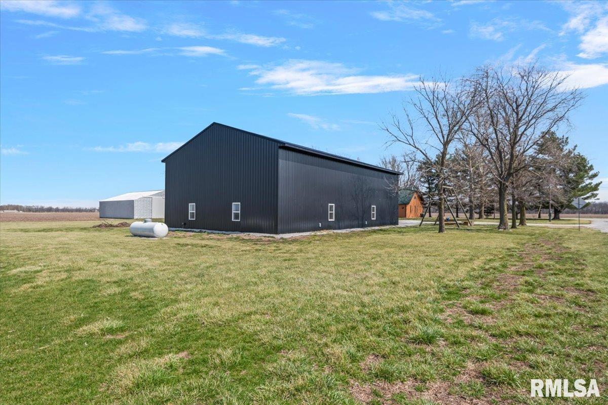 1097 East 180 North Road Nokomis, IL 62075 - Photo 33 of 61