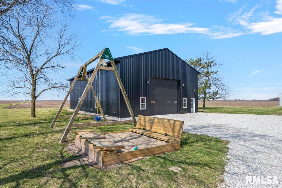 1097 East 180 North Road Nokomis, IL 62075 - Photo 5 of 61