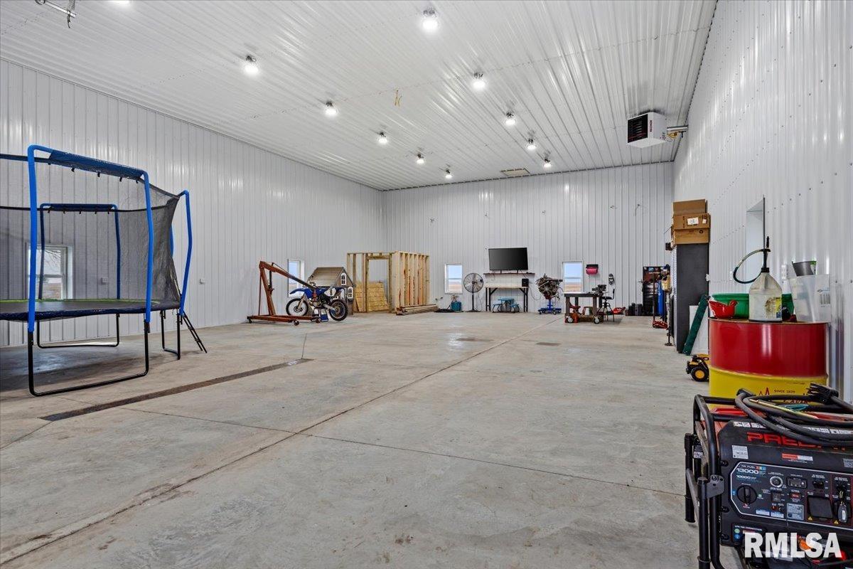 1097 East 180 North Road Nokomis, IL 62075 - Photo 7 of 61