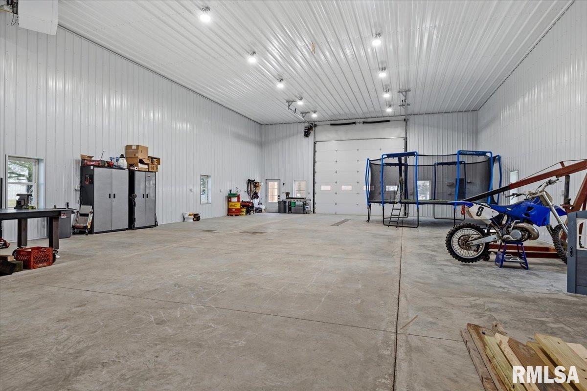 1097 East 180 North Road Nokomis, IL 62075 - Photo 8 of 61